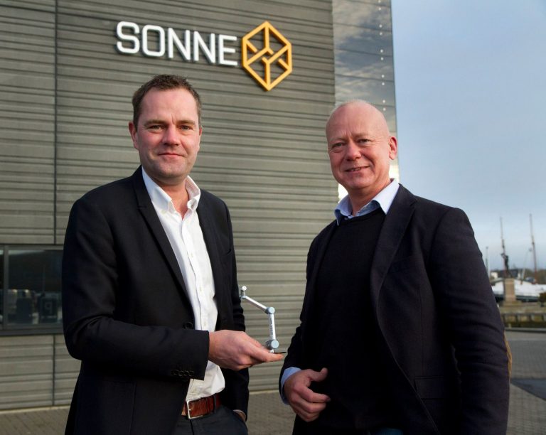 SONNE indgår samarbejde med dansk distributør af Universal Robotics.