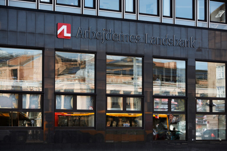 Arbejdernes Landsbank bliver majoritetsejer af Vestjysk Bank